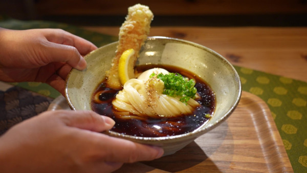 感動味蕾美食餐廳100強關西篇｜周奕瑋全新日本旅遊節目每集景點 推介必食黑毛和牛燒肉/隱世壽司店、串燒店 