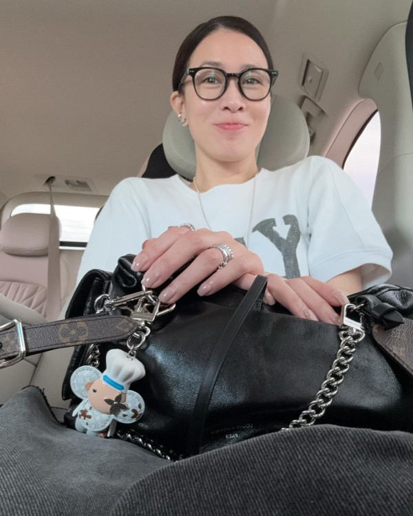 佘詩曼淡妝素顏照