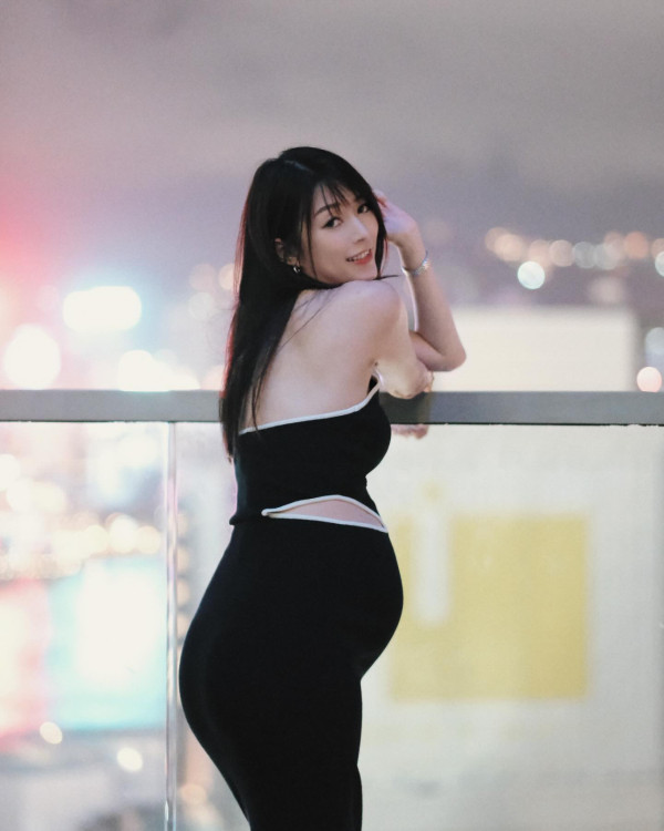 懷胎10月的Shiga進入生B女的倒數階段，她在社交平台上載超美孕照並感性配文