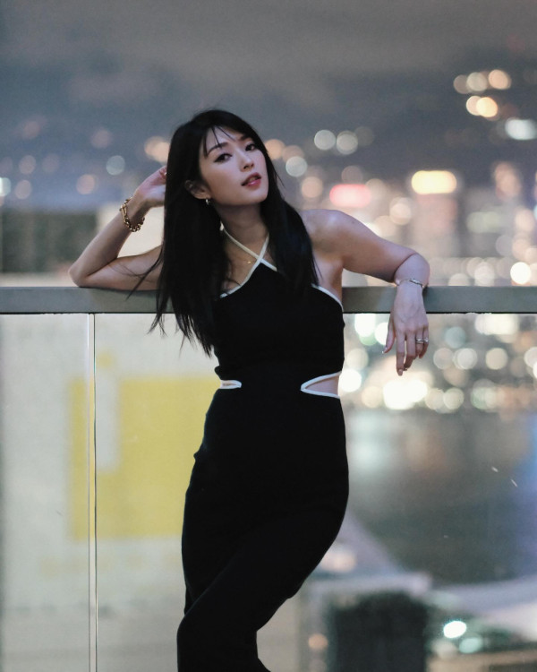 懷胎10月的Shiga進入生B女的倒數階段，她在社交平台上載超美孕照並感性配文