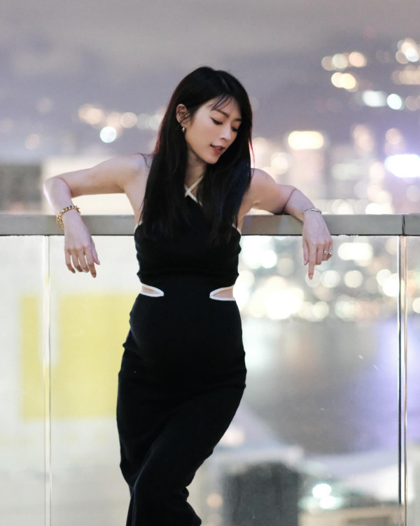 懷胎10月的Shiga進入生B女的倒數階段,她在社交平台上載超美孕照並感性配文