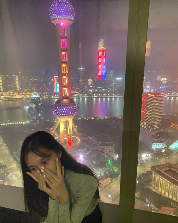 林文龍郭可盈趁暑假帶囡囡飛英國 14歲Tania亭亭玉立新造型現身