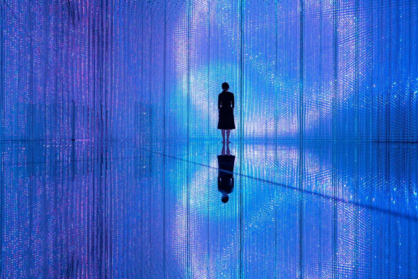 東京豐洲teamLab Planets延長至2027 新作品登場！走進水晶宇宙+光球空間 