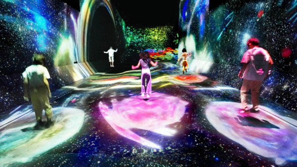 東京豐洲teamLab Planets延長至2027 新作品登場！走進水晶宇宙+光球空間 
