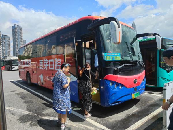 深圳灣口岸推免費直通車 1小時直達寶安區大型商場海雅繽紛城