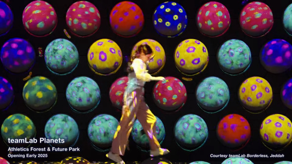 東京豐洲teamLab Planets延長至2027 新作品登場！走進水晶宇宙+光球空間 