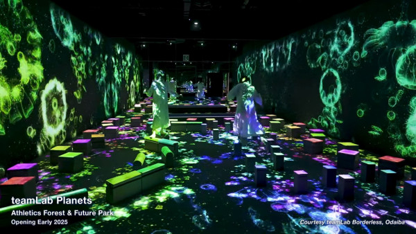 東京豐洲teamLab Planets延長至2027 新作品登場！走進水晶宇宙+光球空間 