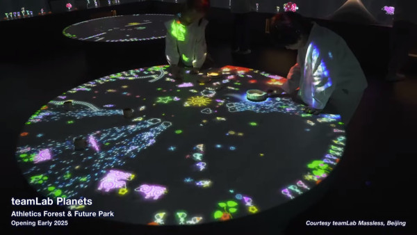 東京豐洲teamLab Planets延長至2027 新作品登場！走進水晶宇宙+光球空間 