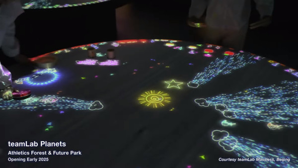 東京豐洲teamLab Planets延長至2027 新作品登場！走進水晶宇宙+光球空間 