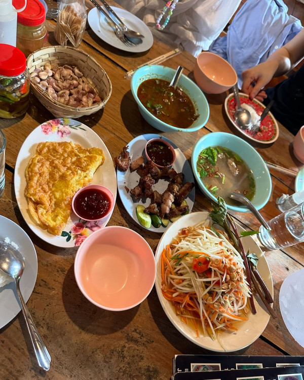 張曦雯遊泰國大曬男友視角 被指美貌進化似泰國女星？ 