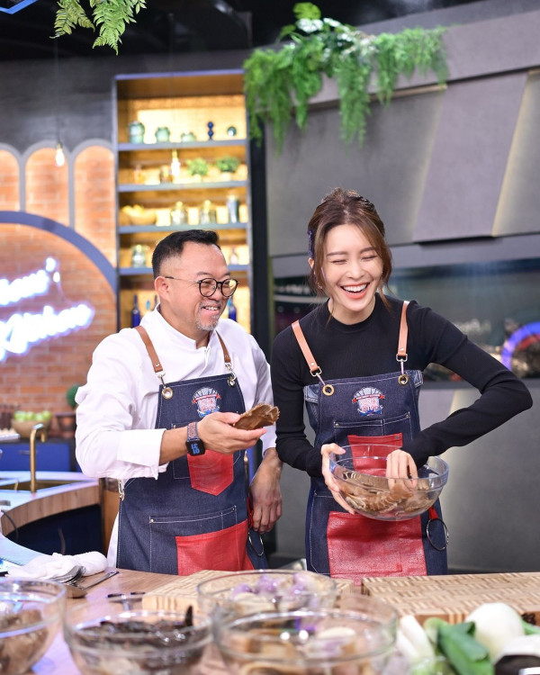 張曦雯遊泰國大曬男友視角 被指美貌進化似泰國女星？ 