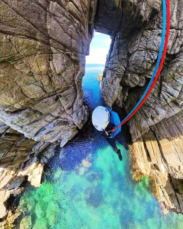 中日網紅溯溪 丈夫意外落水 妻急救援雙雙溺斃 