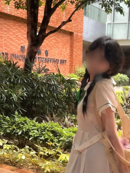 內地女小紅書香港校服遊 被報上東張 博主：走法律途徑維護權益 