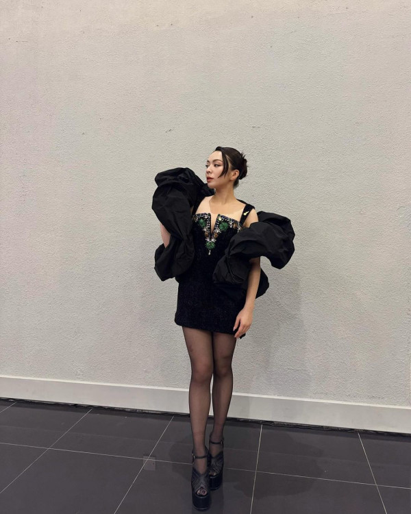 JW王灝兒遊意大利性感小背心上陣 突收Check in通知飛巴黎？真相原來是... 