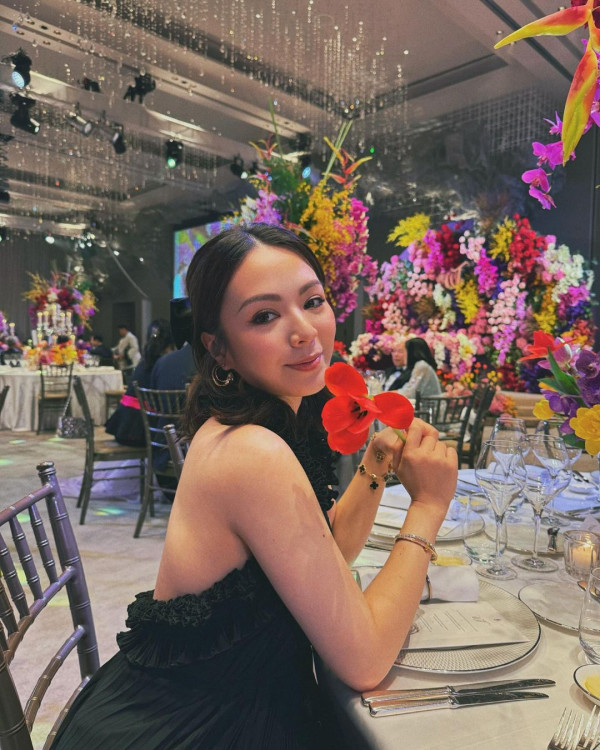 JW王灝兒遊意大利性感小背心上陣 突收Check in通知飛巴黎？真相原來是... 