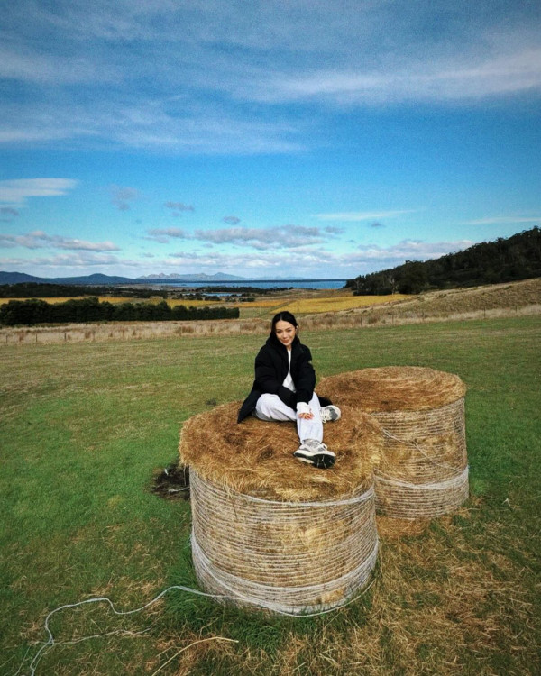 JW王灝兒遊意大利性感小背心上陣 突收Check in通知飛巴黎？真相原來是... 