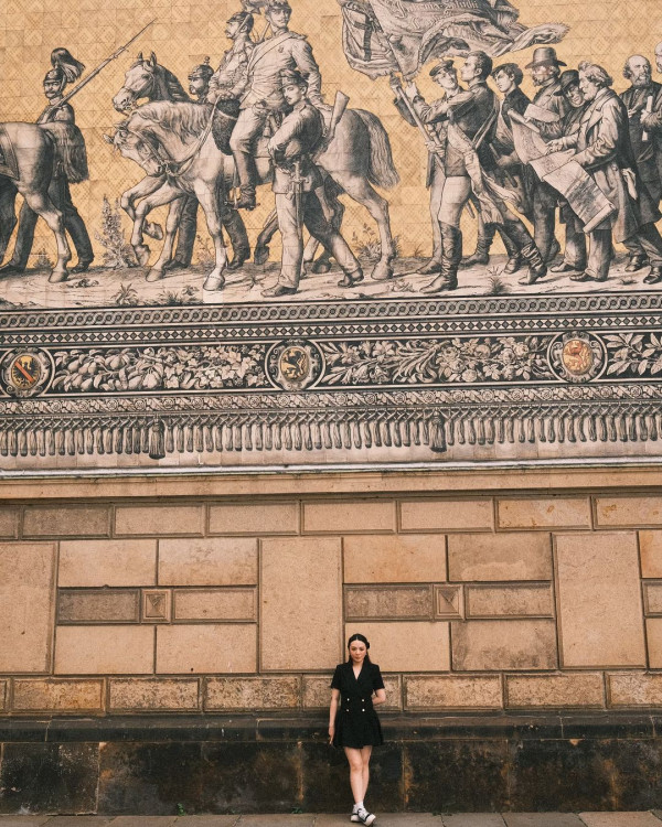 JW王灝兒遊意大利性感小背心上陣 突收Check in通知飛巴黎？真相原來是... 