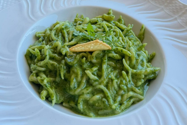 JW王灝兒遊意大利性感小背心上陣 突收Check in通知飛巴黎？真相原來是... 