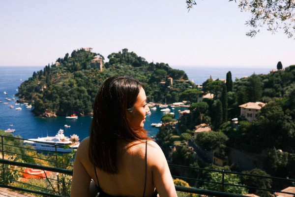 JW王灝兒遊意大利性感小背心上陣 突收Check in通知飛巴黎？真相原來是... 