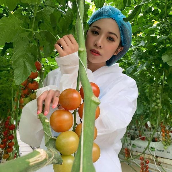 前港姐冠軍離巢後沙灘大解放！比堅尼晒噴血身材畫面養眼！ 