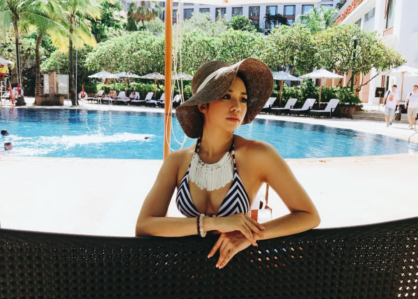 前港姐冠軍離巢後沙灘大解放！比堅尼晒噴血身材畫面養眼！ 