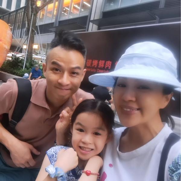 TVB「御用師奶」李漫芬哥哥原來係機師 書展出書獲全家總動員支持 