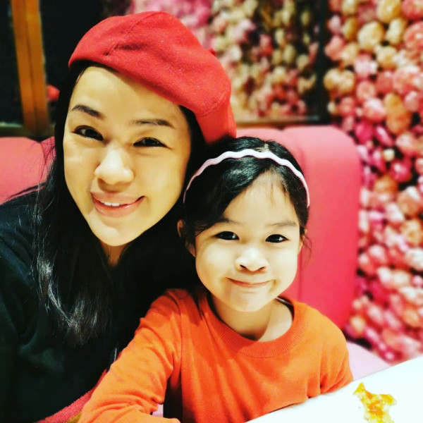 TVB「御用師奶」李漫芬哥哥原來係機師 書展出書獲全家總動員支持 