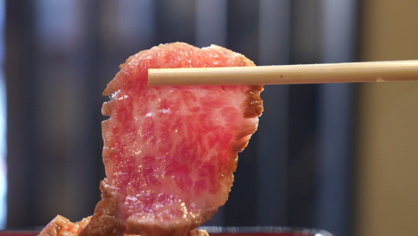 感動味蕾美食餐廳100強關西篇｜周奕瑋全新日本旅遊節目每集景點 推介必食黑毛和牛燒肉/隱世壽司店、串燒店 