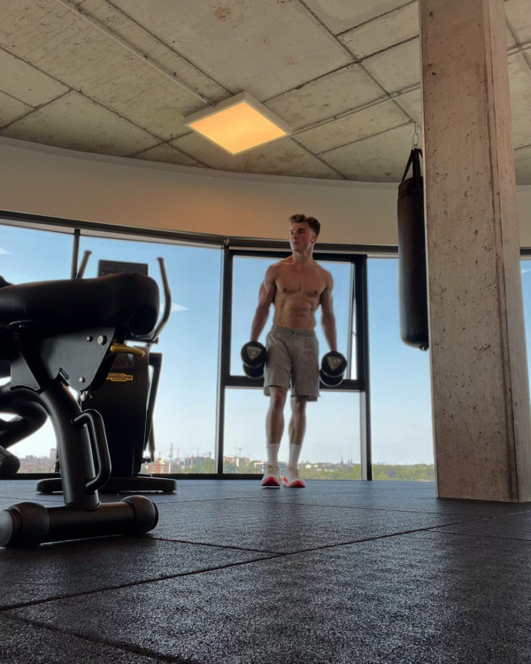 2024巴黎奧運男神運動員3. 加拿大體操運動員 Felix Dolci