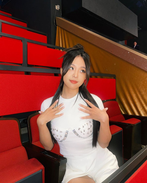 2024巴黎奧運｜無綫歌手被錯認為「劍后」江旻憓 爆媽媽狂收恭喜訊息：話多謝我栽培 