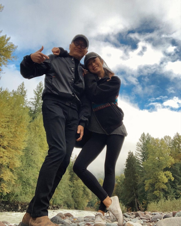 36歲TVB離巢女星譚嘉儀暢遊夏威夷 晒桃紅色泳衣美照 火辣身材震驚網民：好Sharp好正 