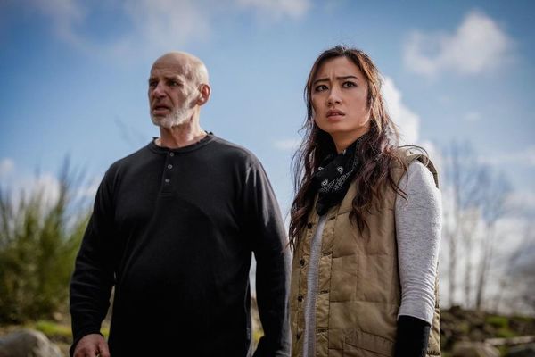 36歲TVB離巢女星譚嘉儀暢遊夏威夷 晒桃紅色泳衣美照 火辣身材震驚網民：好Sharp好正 