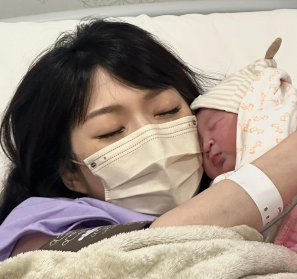 連詩雅產後美照