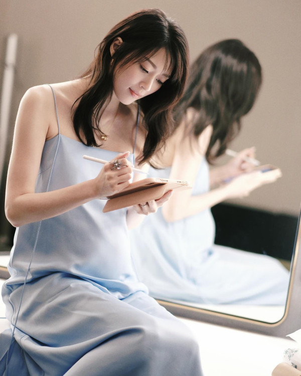 連詩雅產前美照