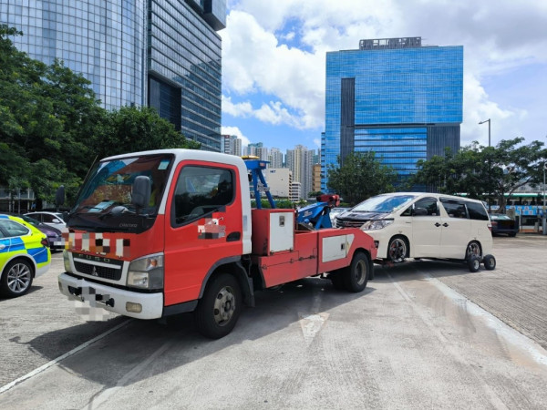 的士業界怒吼！逾20司機請願促政府嚴打白牌車 斥非法網約車蠶食兩成生意 牌價再跌僅232萬/157萬