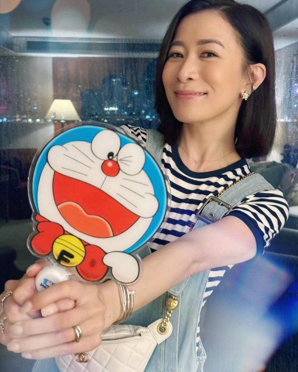 最美視后「短休復工」近距離生圖流出!一舉動獲一面倒好評 網民:當她粉絲幸福