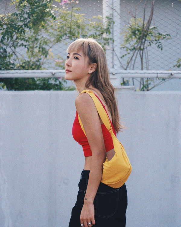 「大表嫂」李炘頤美國比堅尼曬零贅肉身材 撇甩男友Stanley 與TVB藝人好友遊迪士尼 