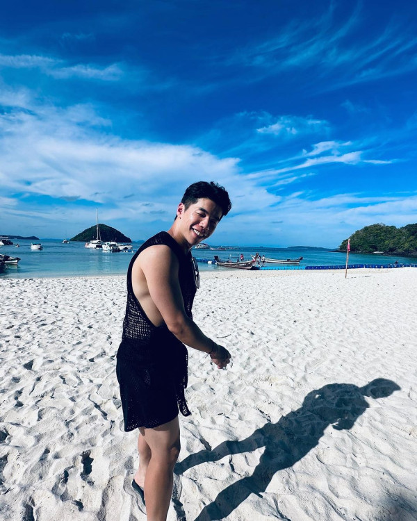 「大表嫂」李炘頤美國比堅尼曬零贅肉身材 撇甩男友Stanley 與TVB藝人好友遊迪士尼 