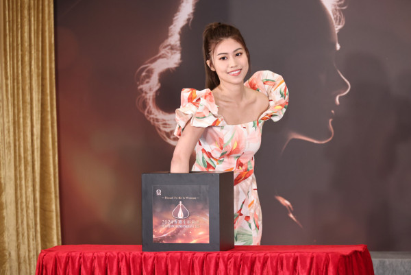 25歲TVB新晉咪神晒性感泳照衝擊眼球 魔鬼身材迫爆比堅尼泳衣極震撼