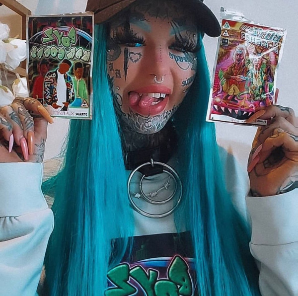 澳洲「青眼白龍」紋身女王Amber Luke 紋眼球致三週失明 稱困擾但值得