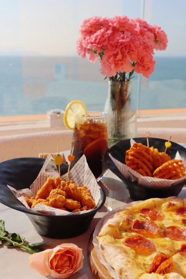 深圳南澳阿卡那拉琉璃海度假區！無敵大海景露台房/巖洞峼白酒吧 