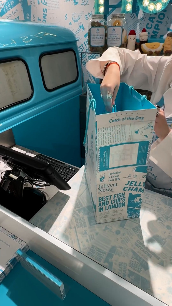 Jellycat倫敦炸魚薯條店隆重登場！店員即場幫你新鮮「製作」超可愛 