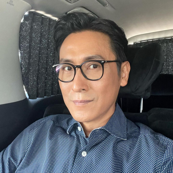 馬德鐘父子遊佛山被網友巧遇 兒子馬在驤外貌再成焦點 被嘲反似老竇 