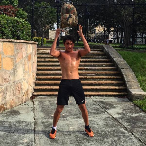 馬德鐘父子遊佛山被網友巧遇 兒子馬在驤外貌再成焦點 被嘲反似老竇 