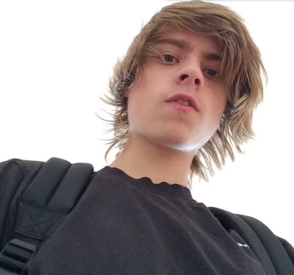 俄羅斯男孩參加北韓夏令營！爆玩一款「倉鼠摧毀白宮」遊戲 