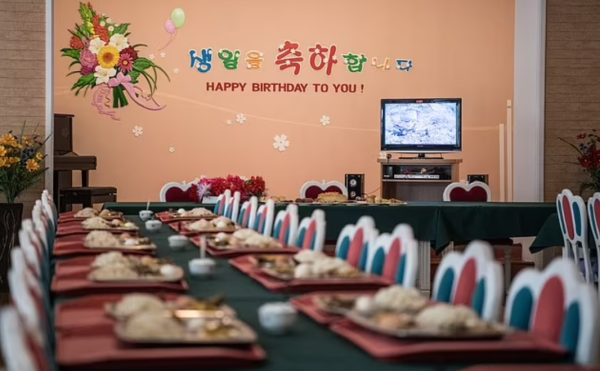 俄羅斯男孩參加北韓夏令營！爆玩一款「倉鼠摧毀白宮」遊戲 