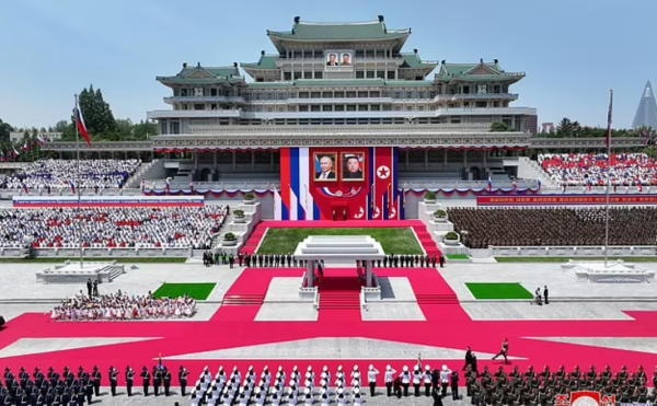 俄羅斯男孩參加北韓夏令營！爆玩一款「倉鼠摧毀白宮」遊戲 