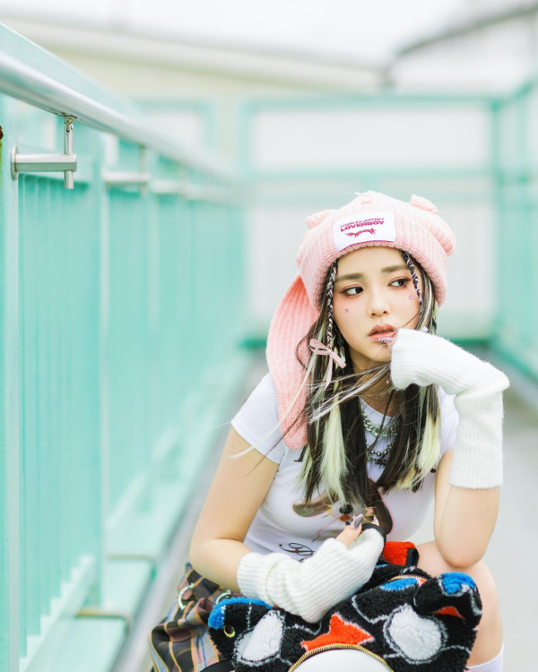 姚焯菲緊身白tee生圖曝光18歲好身材 照片瘋傳逾20萬人睇過：「真暴風成長」