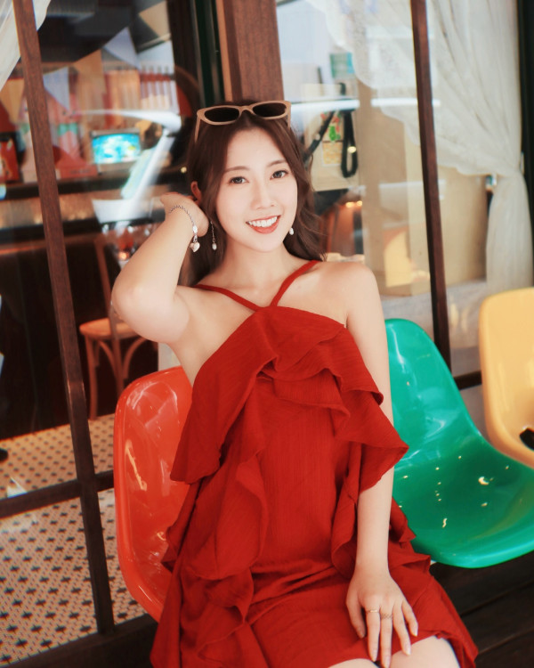 前J2咪神大曬噴血出浴照惹人遐想！邪惡角度浴缸自拍力谷新旅遊節目 