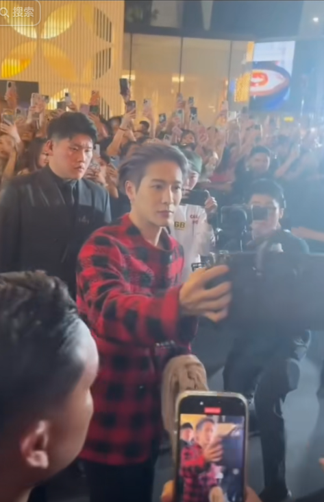 丁子朗備受TVB力捧返內地拍劇 與頂級男神合照惹網友羨慕!